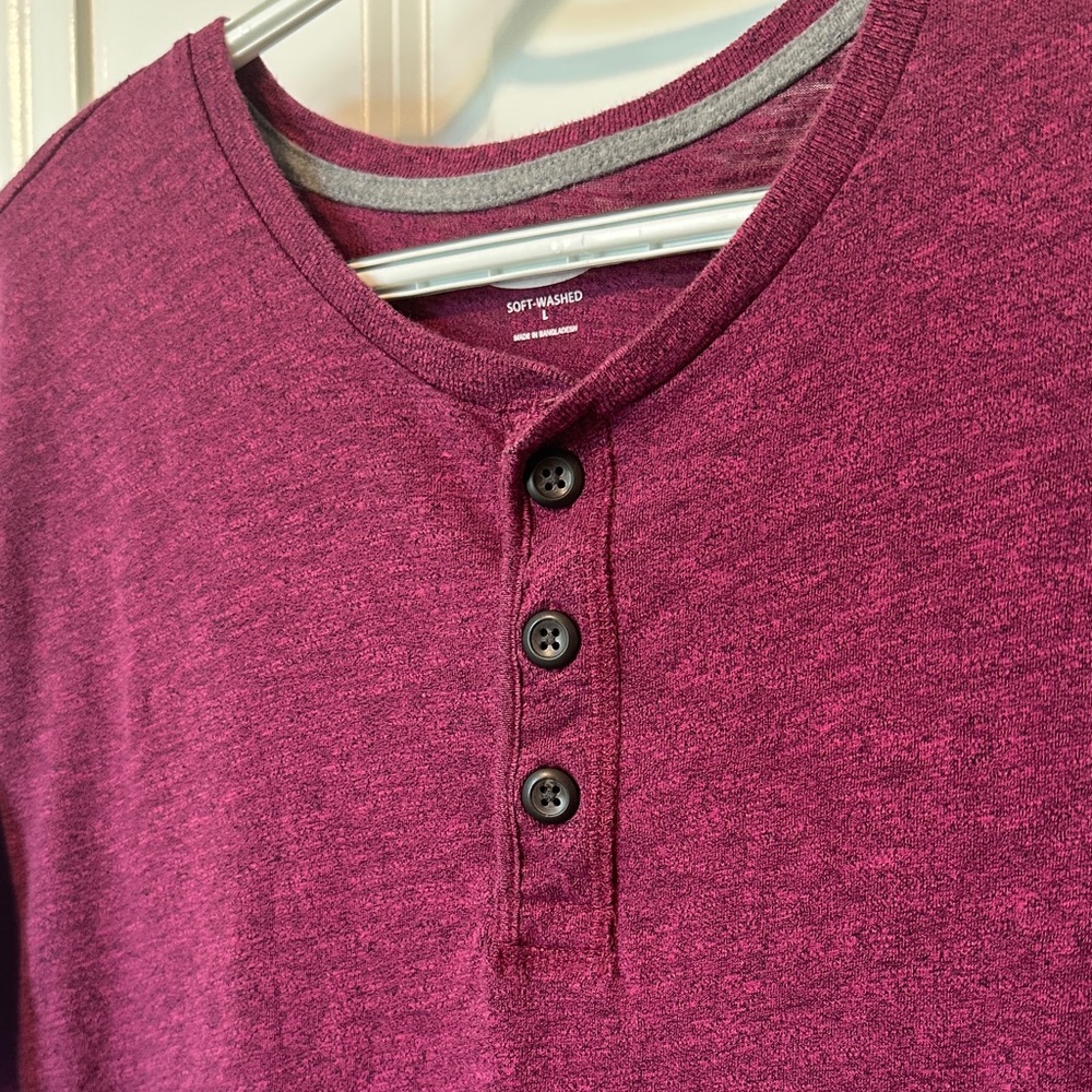 Men's Burgundy Henley Old Navy Tee - Picture 3 of 5
